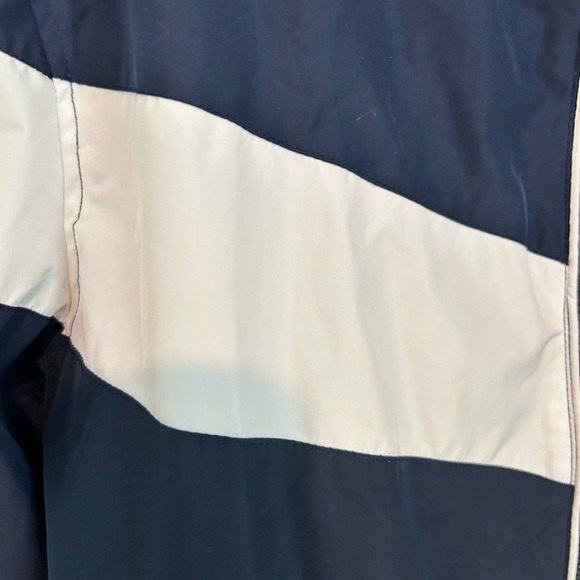 Tommy Hilfiger Men's Windbreaker in Navy with Red and White Stripes Hood Size XL - Picture 6 of 14